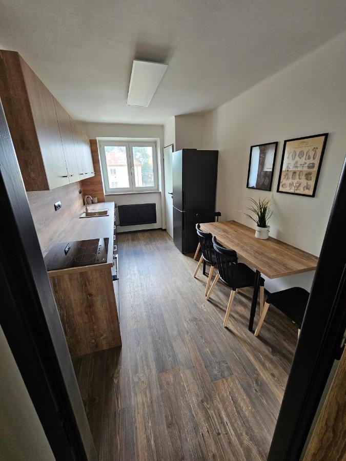 Apartman Opava S Parkovanim Exterior foto